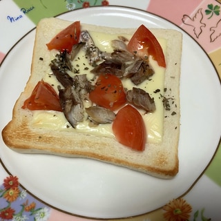 サバ缶とトマトのチーズトースト☆彡